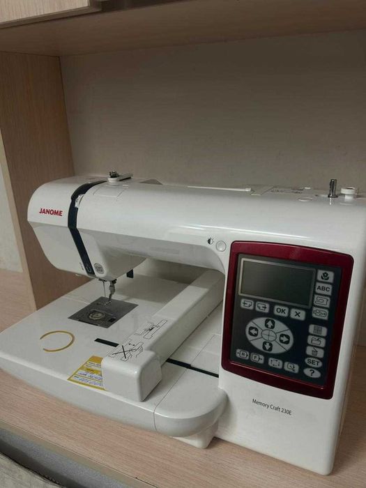 Швейная машинка Janome Memory Craft 230E лот 763630