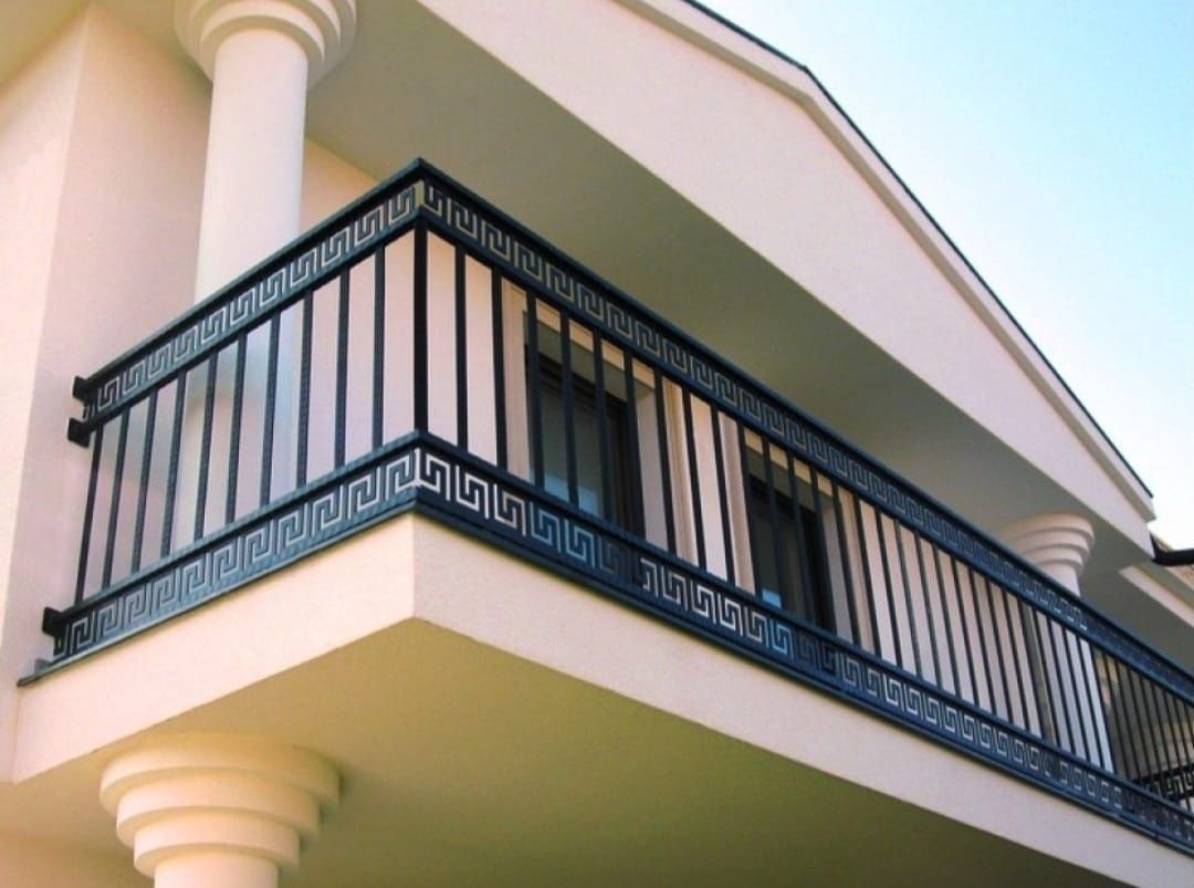 Balcoane, balustrade si scari metalice interioare