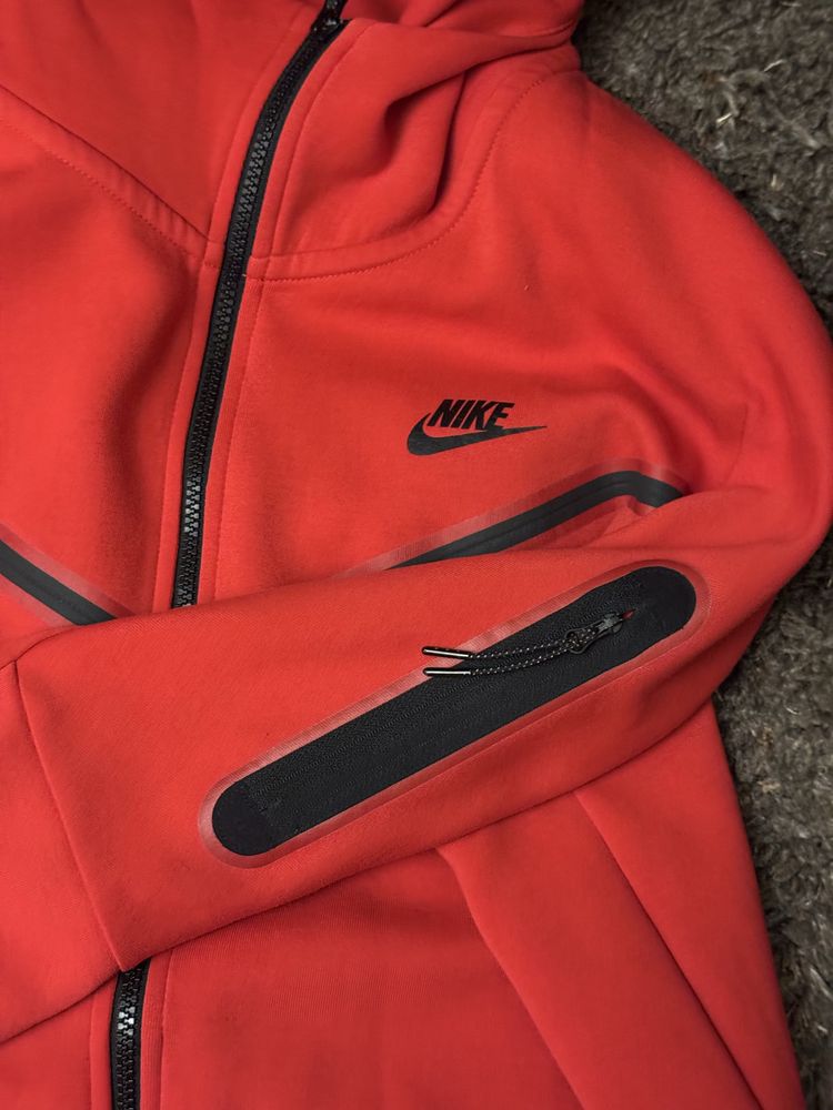 Nike tech fleese