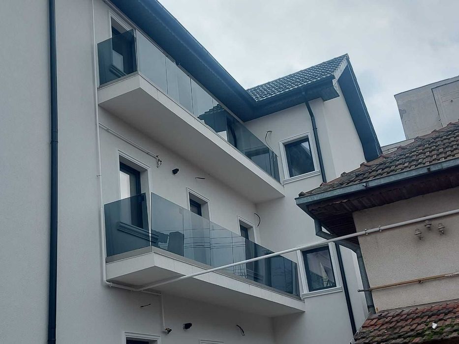 Balustrada de sticla