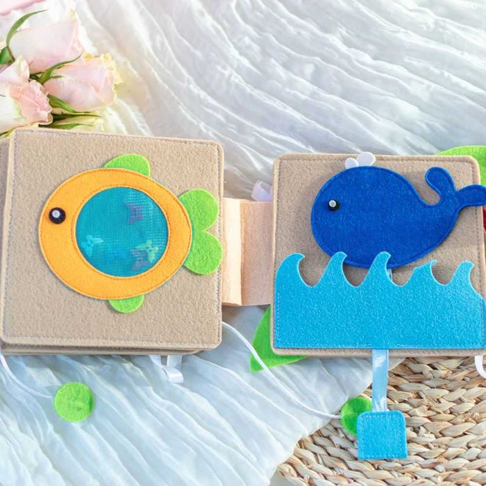 Carte Senzorială Montessori „Prietenul Ursuleț” - 6 luni