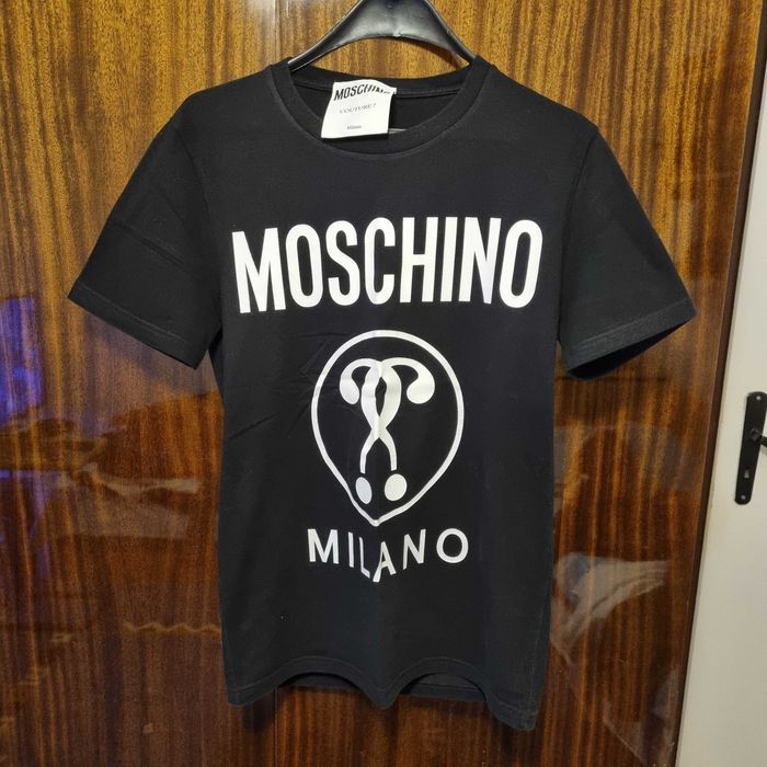 Тениска moschino, обличана веднъж