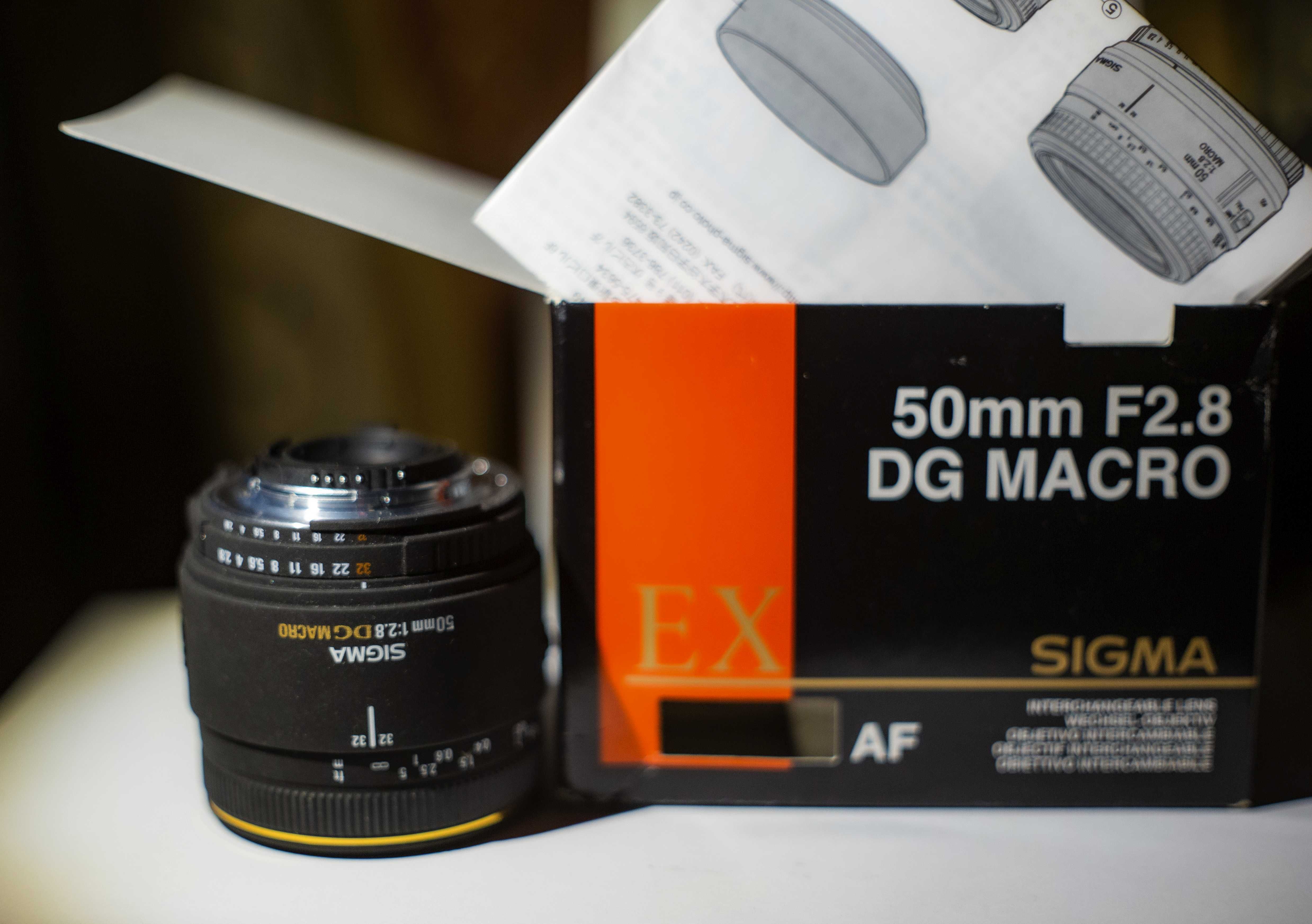 Obiectiv Sigma 50mm f/2.8 EX DG Macro 1:1 compatibil Nikon .
