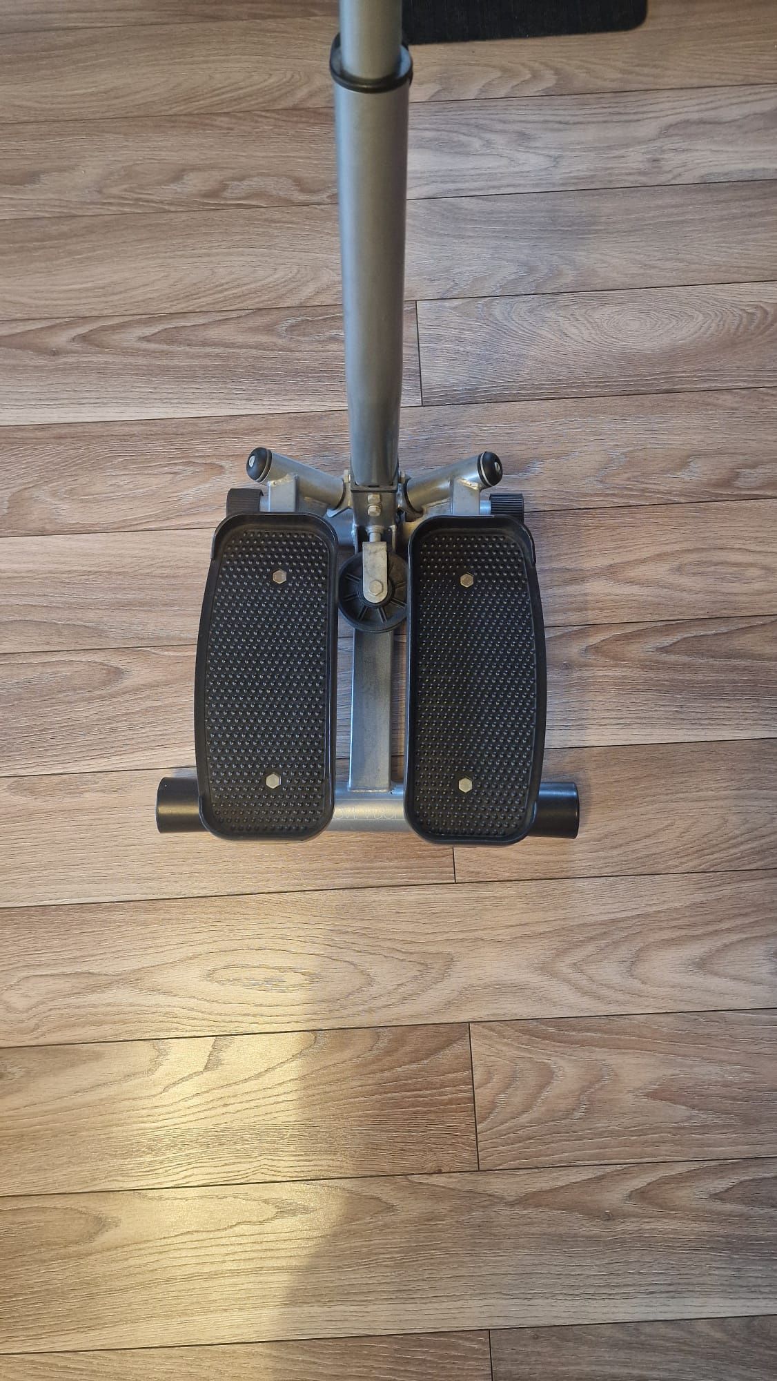 Stepper cu afișaj electronic