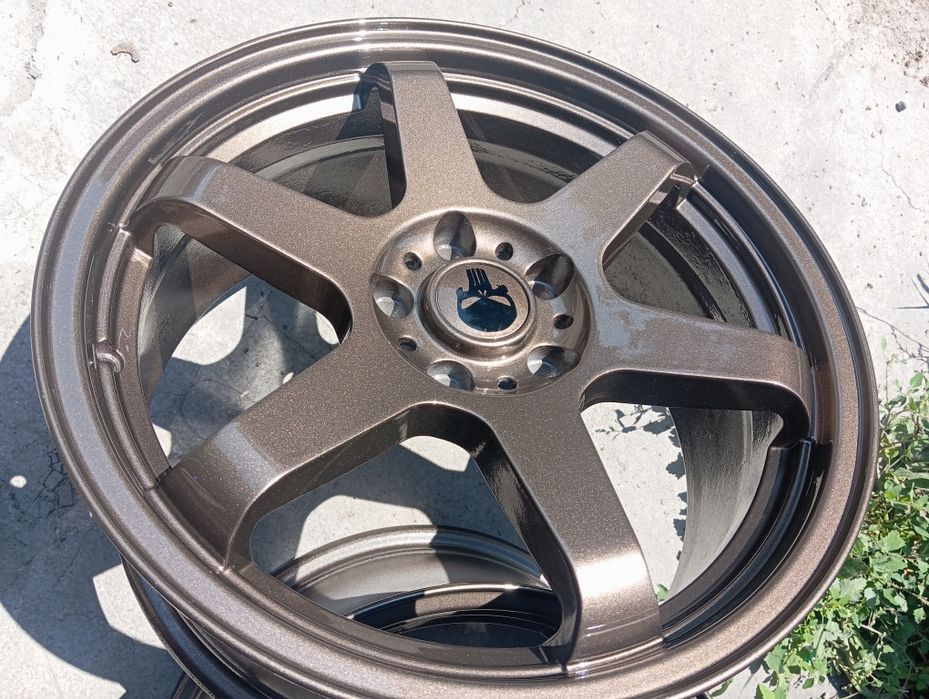 Wolfrace 5х114.3  18x8 et45 централен 72