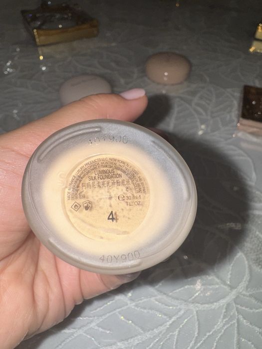 Giorgio Armani luminous silk bronzator 100, tonalniy 4