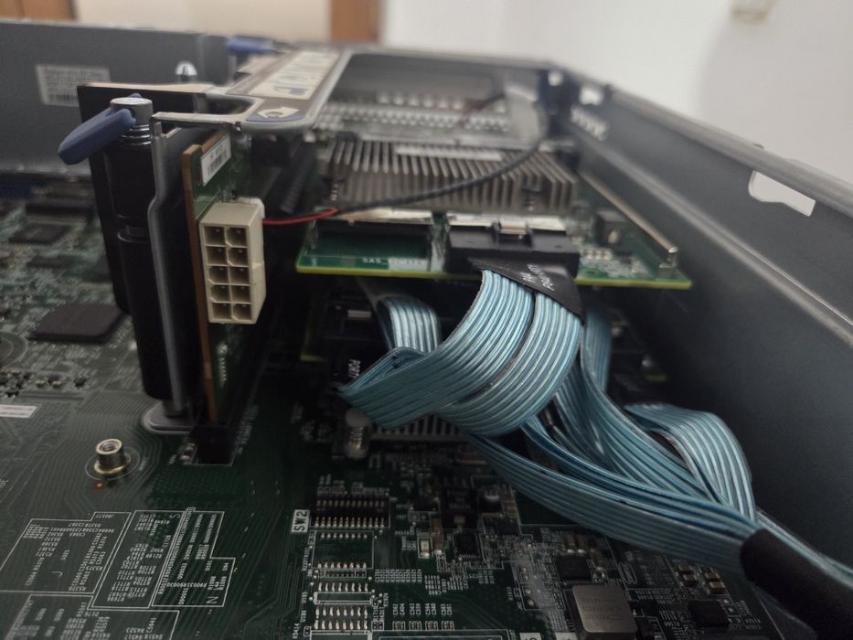 Server HP ProLiant DL380 Gen9 24SFF - 24 TB Stocare