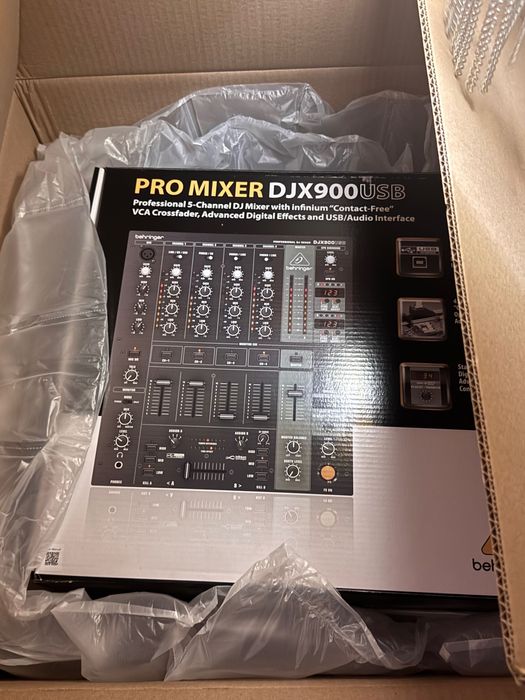 Behringer DJX900USB DJ миксер