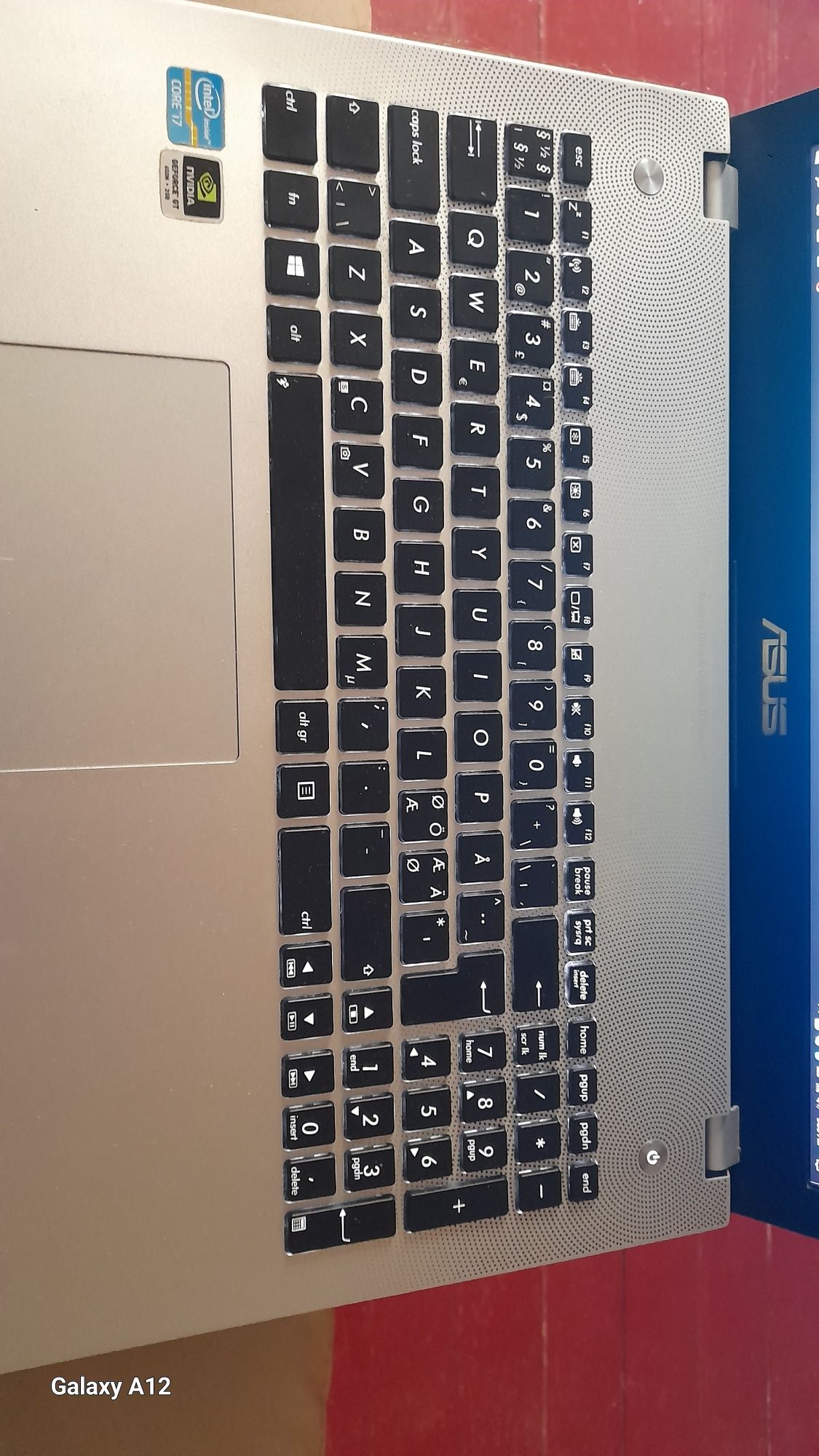 Laptop ASUS I7 wind 10