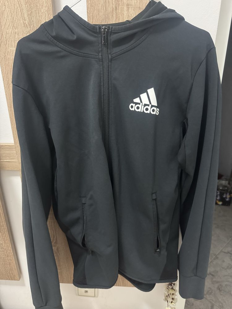 Горница на adidas