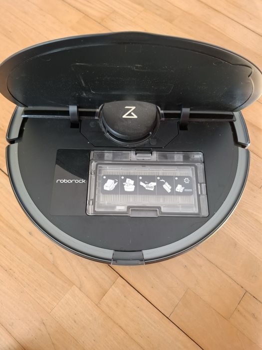 Продава се прахосмукачка робот Roborock S7!