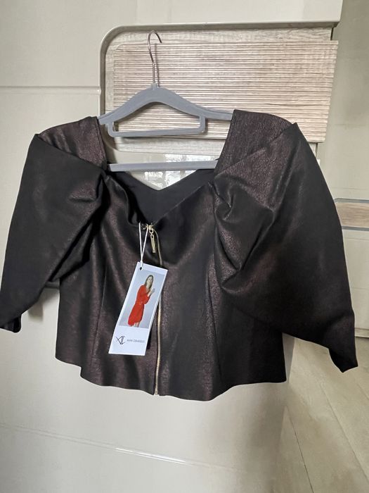 Top maro cu fir auriu Alina Cernatescu L nou