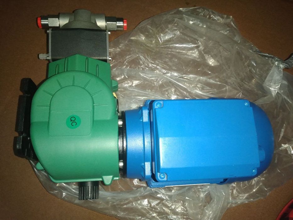 Продаётся насос итальянский