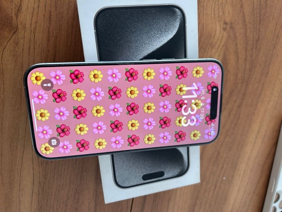 Айфон 15 про  в отличном состянии