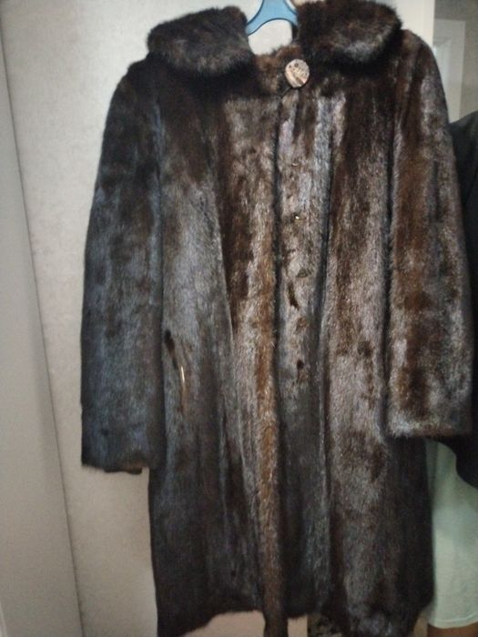 продаю шубу новая