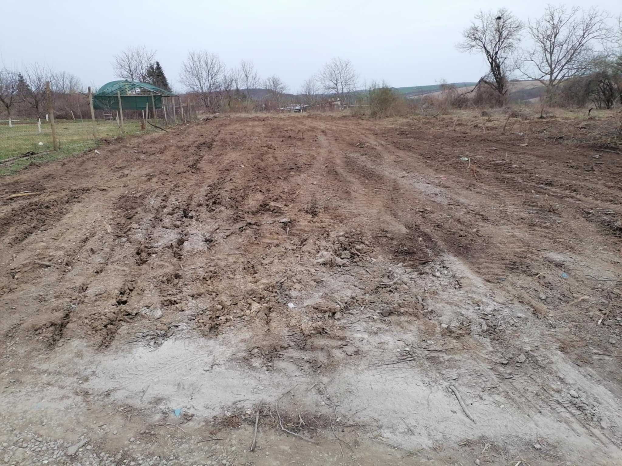 Продавам вилно място