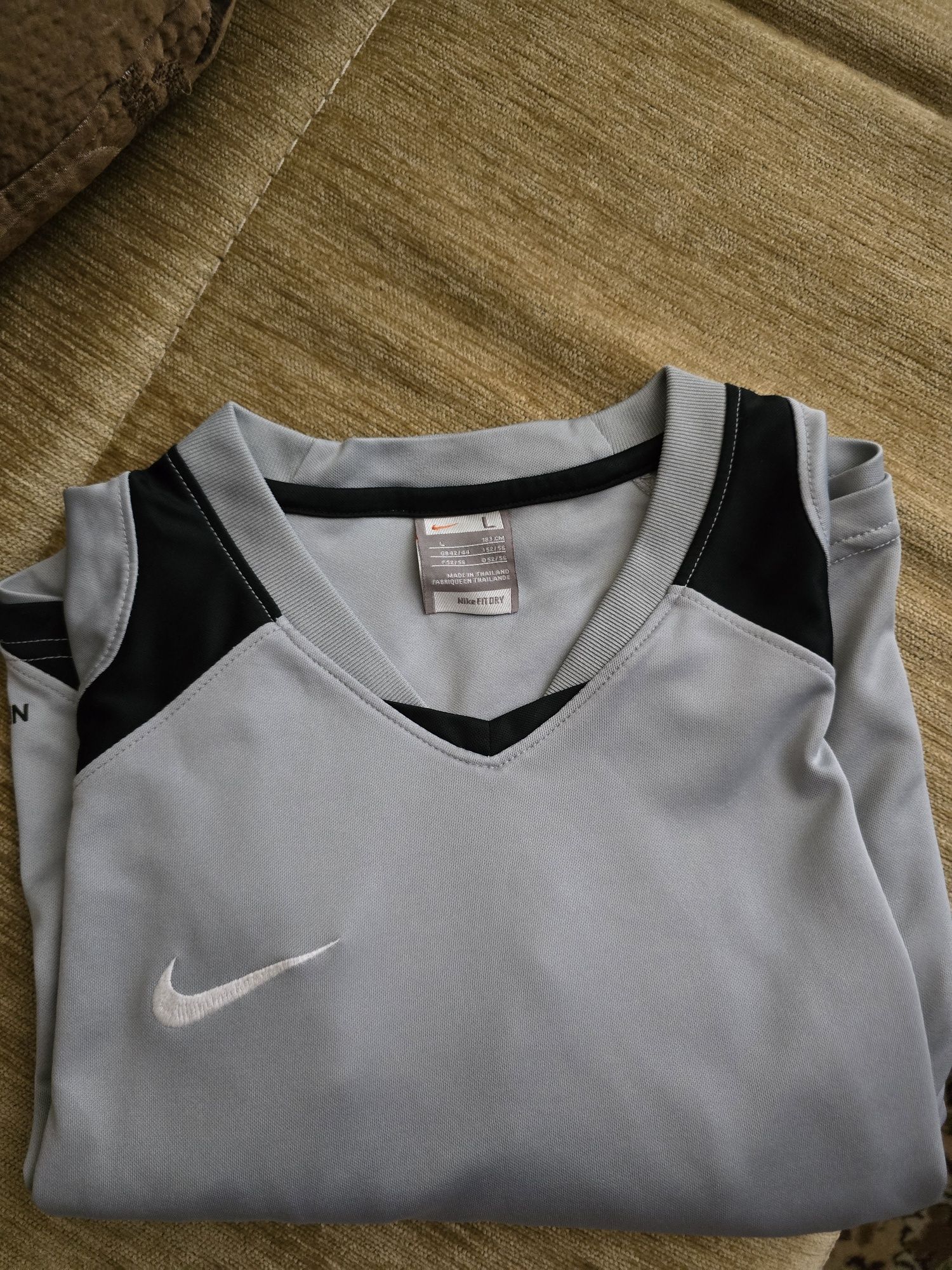 Оригинални тениски на Nike
