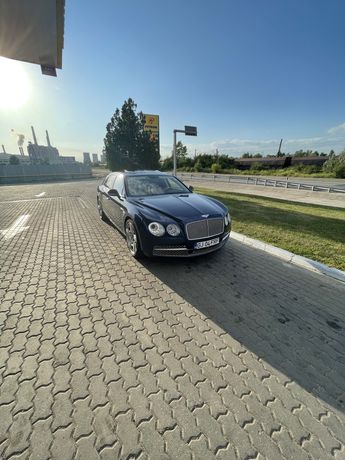 Bentley flying spur