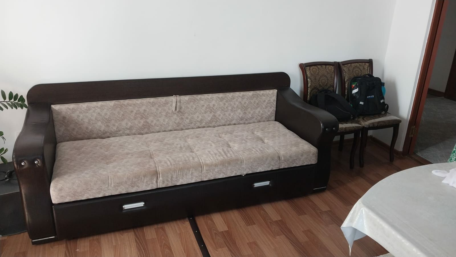 Продам диван 3 в 1(кровать, стол)
