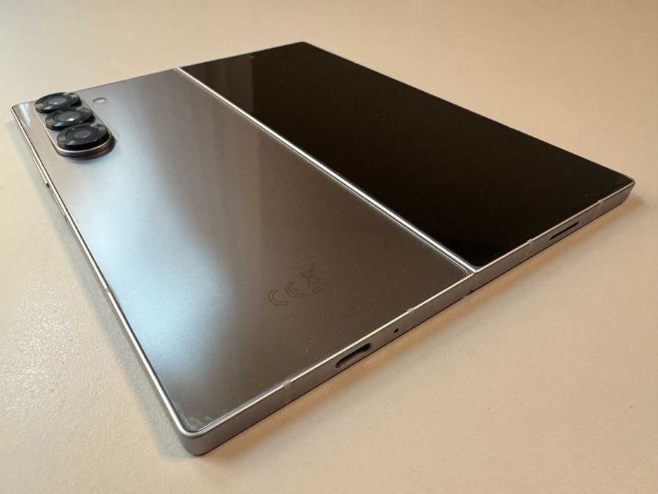 Samsung / Galaxy Z Fold6 / 256 Gb / Silver / 96% Acumulator