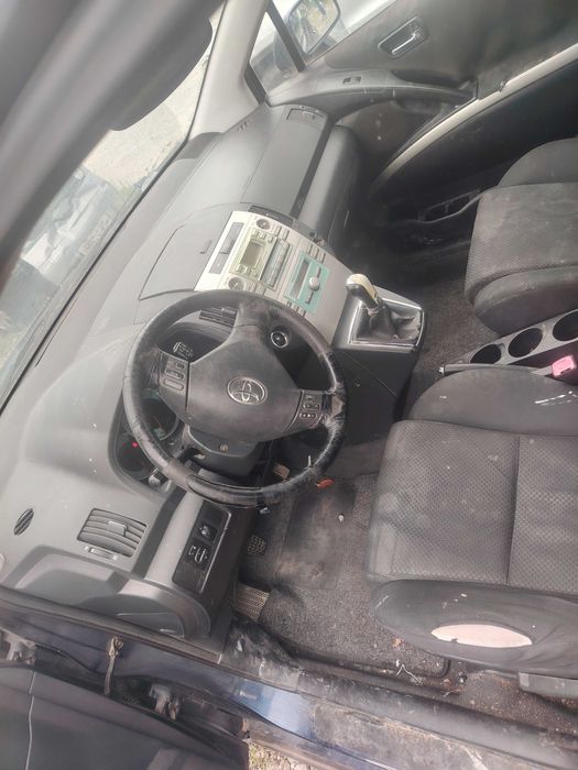 Toyota Corolla Verso 2.0 d4d, Тойота Корола Версо на части!
Май 2006
