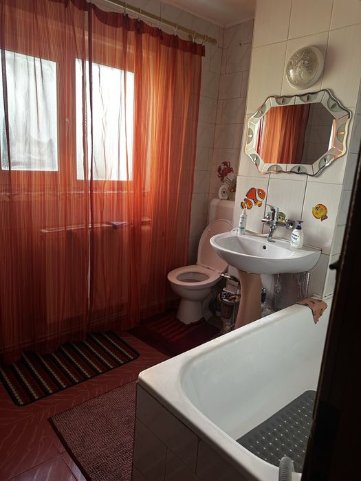 Vânzare apartament 2 camere/ Moinesti-zona Lucacesti