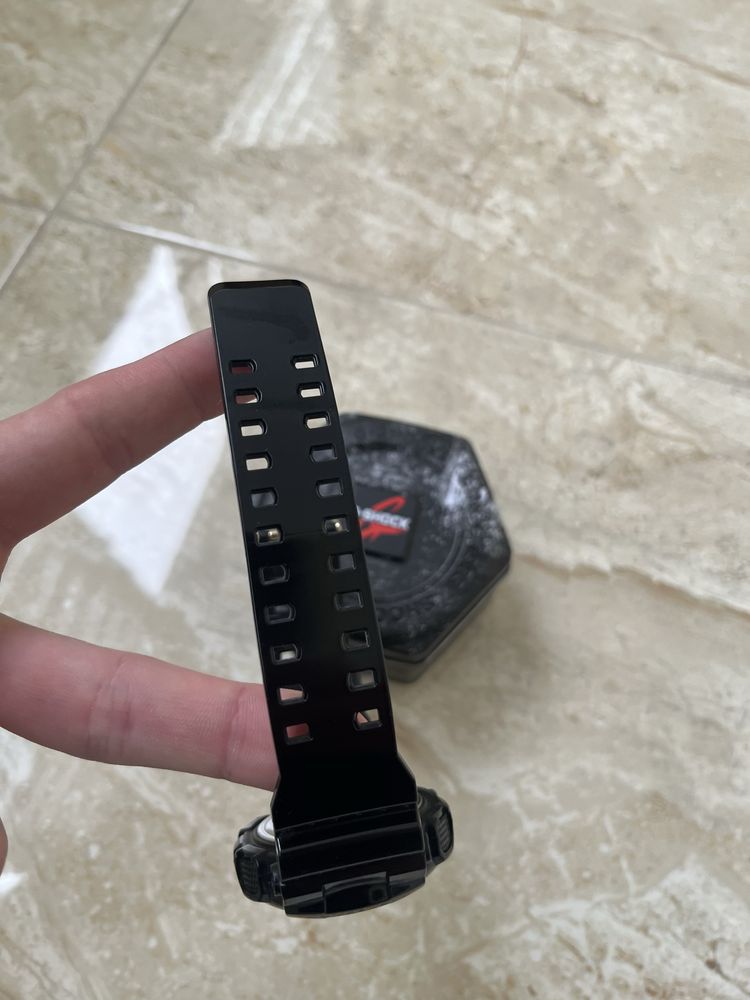 G-shock часовник