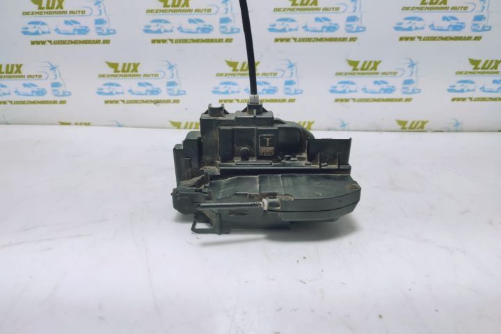 Broasca incuietoare usa drepata spate Nissan Juke YF15  [din 2010 pana  2014] seria