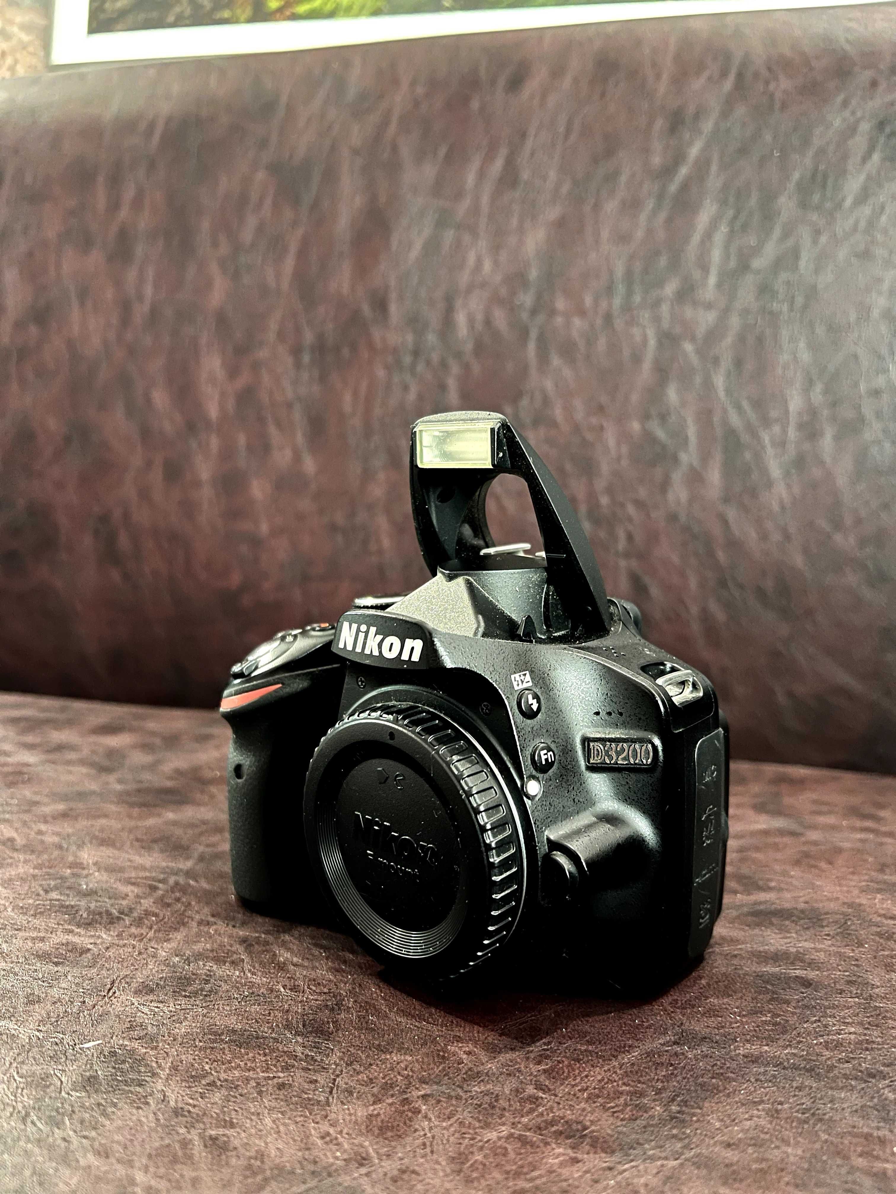 Фотоапарат Nikon D3200 - тяло