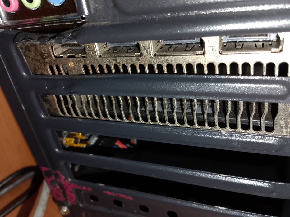 AMD Radeon (TM) rx580 4 gb