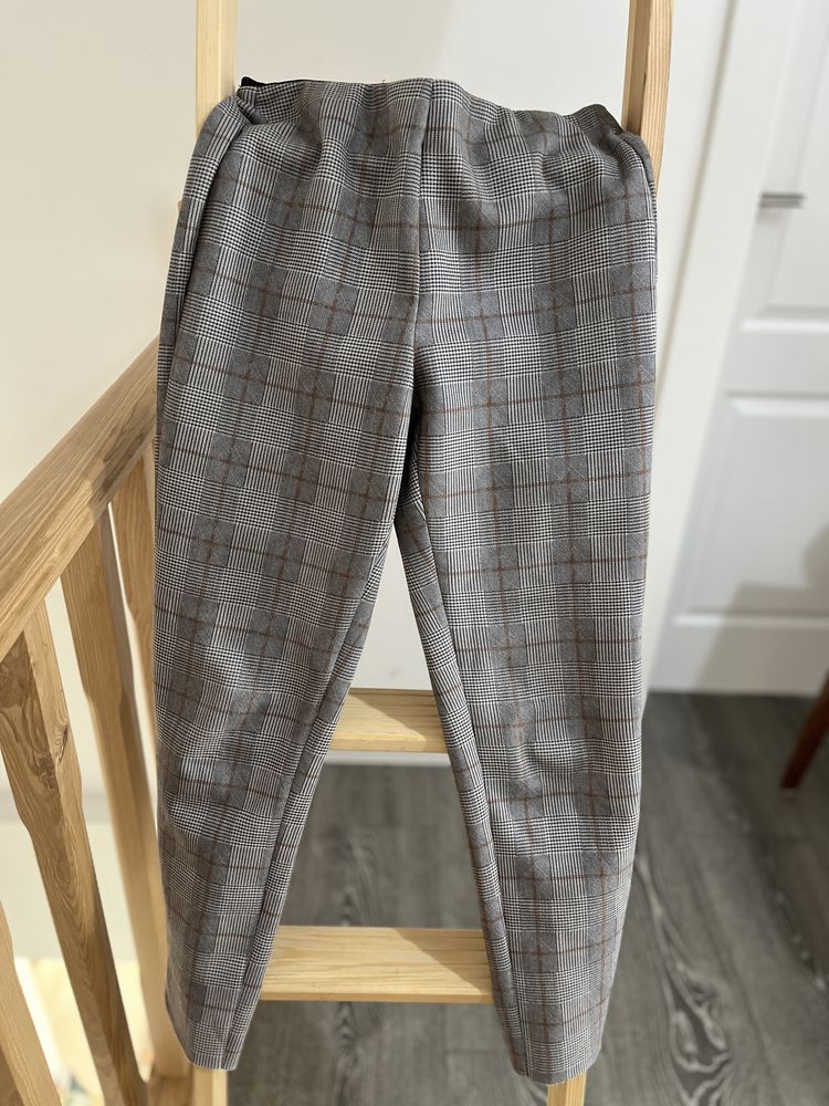 Pantaloni in carouri ZARA