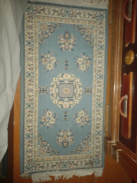 Срочно продается 2 коврика 100.000 сум