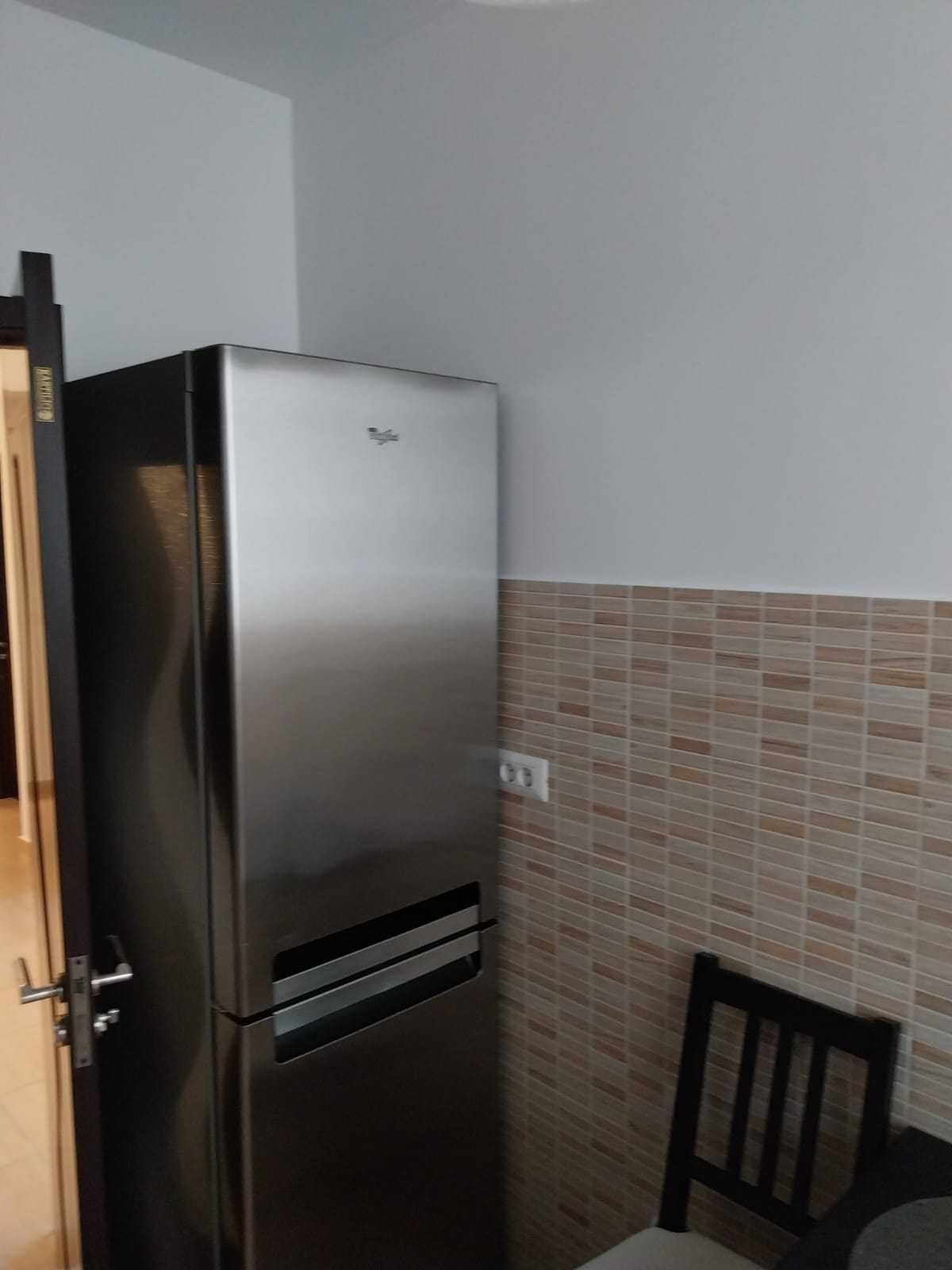 Ofer apartament spre inchiriere