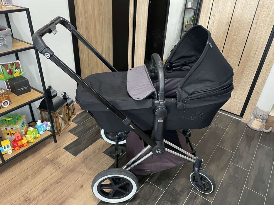 Cybex Priam (шаси + кош за новородено)
