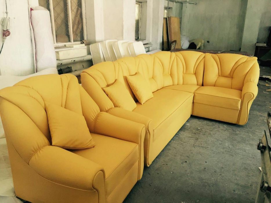 Перетяжка и реставрация мебели.