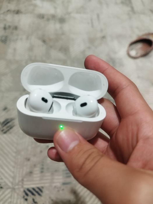 Продам оригинал airpods pro 2 наушники