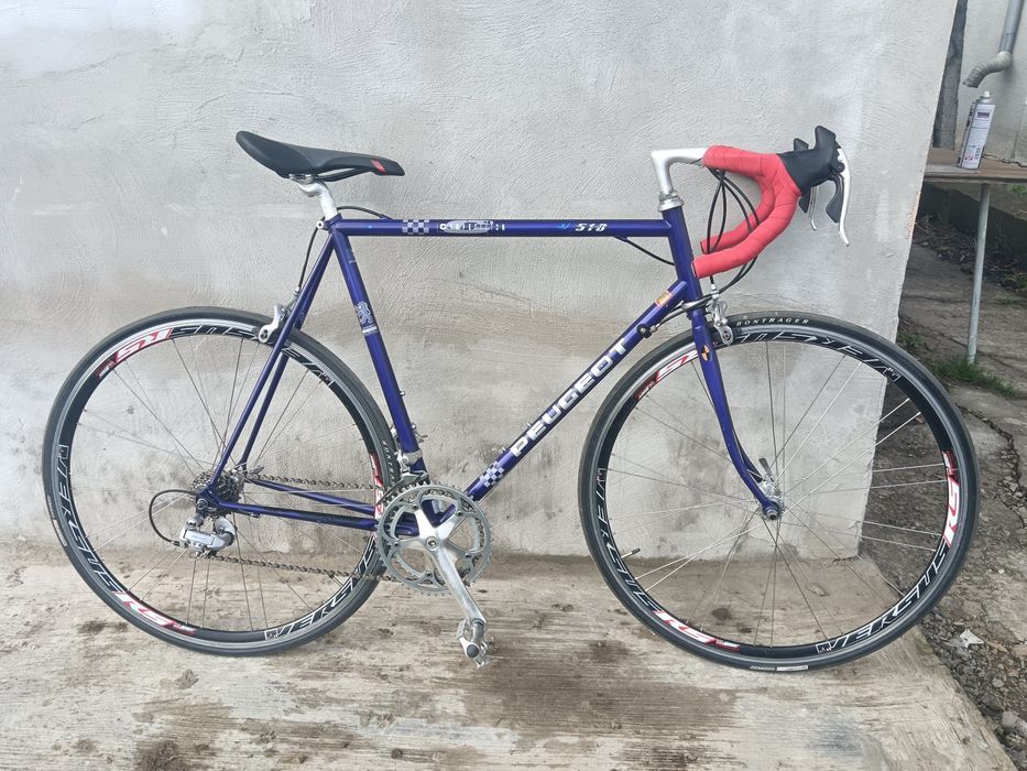 Cursiera Peugeot - competiție