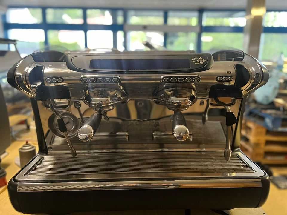 Espressor profesional 2/3 grupuri La Spaziale Cimbali