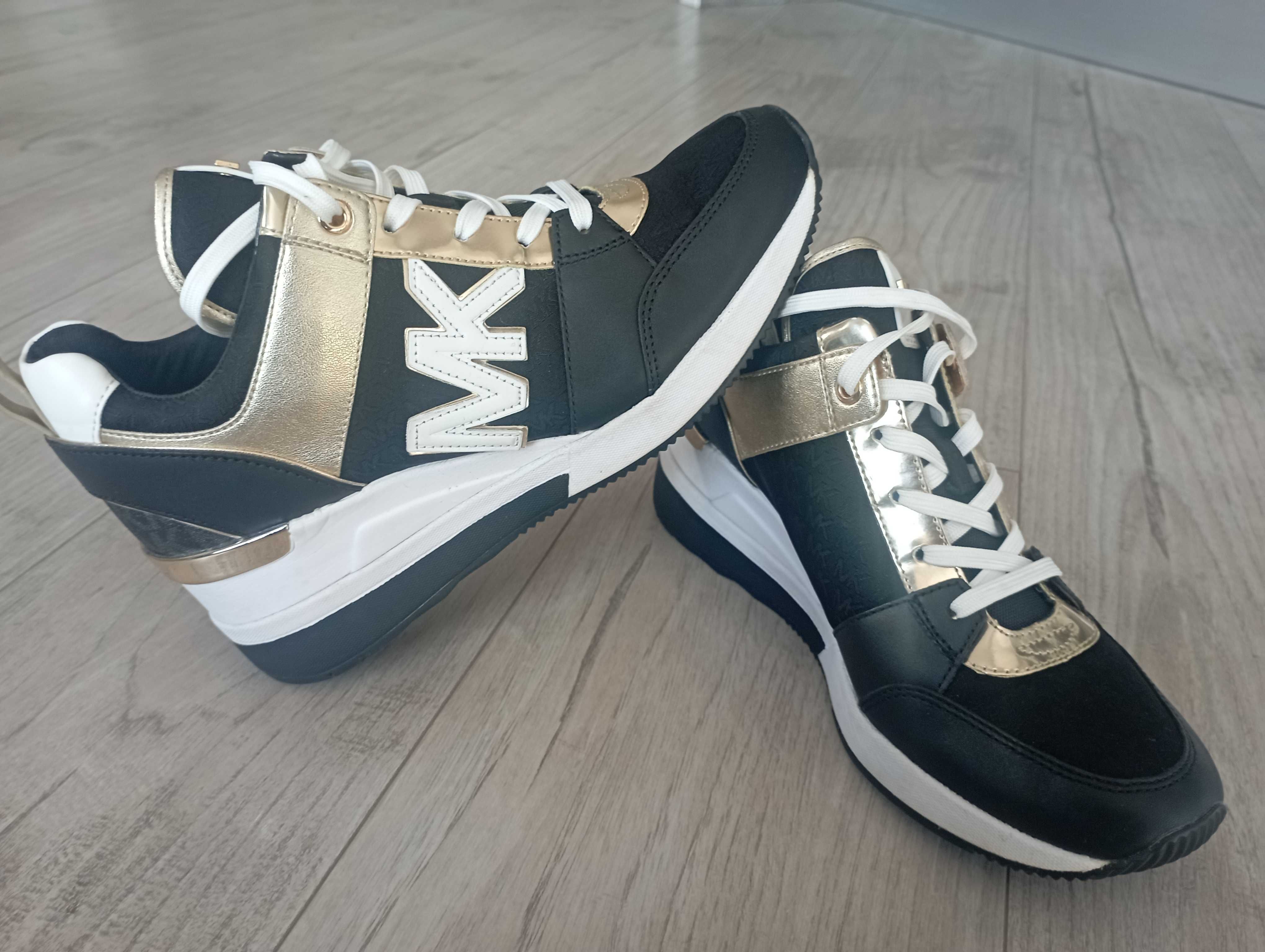 Michael Korrs Сникърси Georgie Trainer 43F1GEFS1L Черен