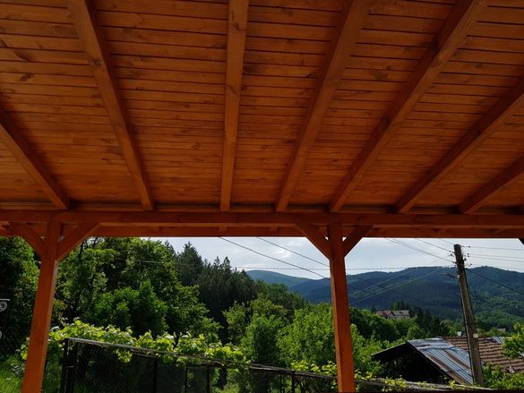 Ремонт на покриви дървени навеси хидроизолация покриви безшевни улуци