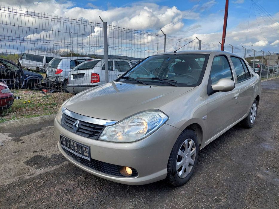 Dezmembram Renault Clio Symbol, an 2010, 1.2 benzina