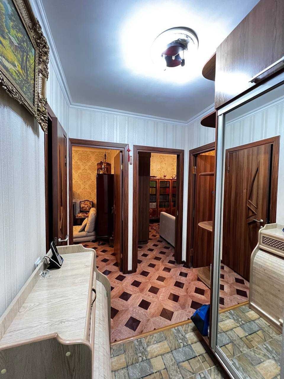 3 комн квартира. Меб, техника.  БУЗ-2