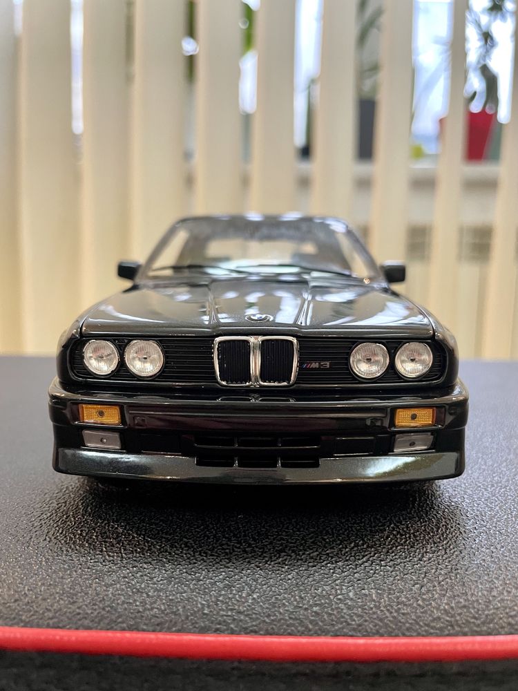 Macheta auto Bmw E30 M3 Street Black 1:18 Minichamps