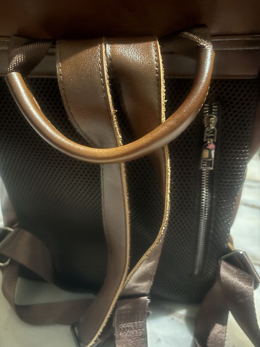 Нова голяма раница пт ест кожа .