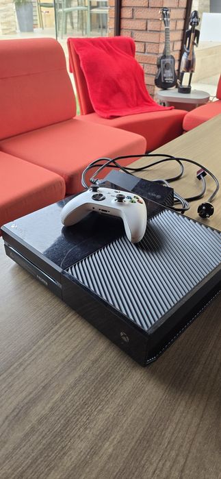 Consola Xbox one plus controler