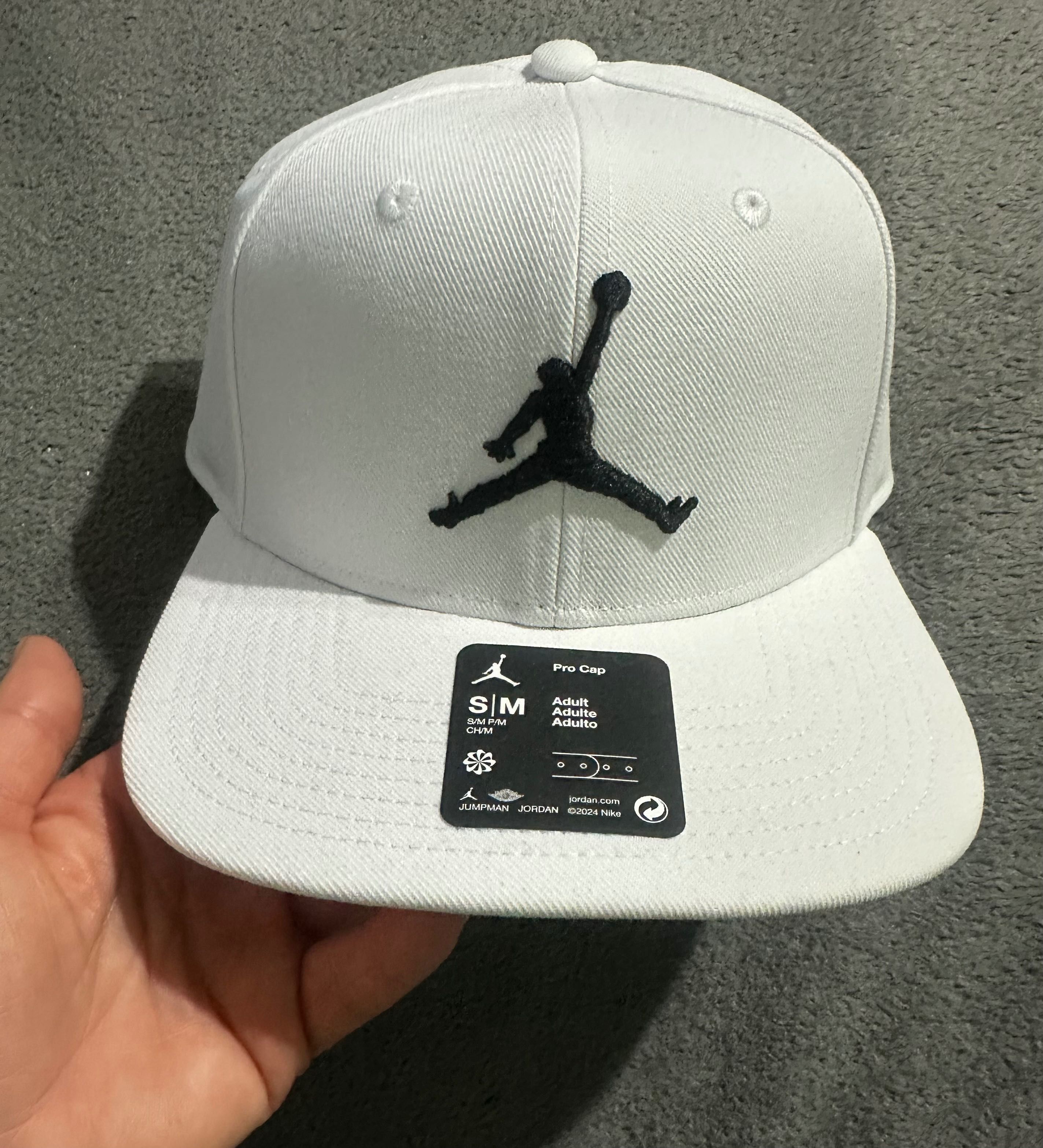 Шапка с козира Nike Jordan ORIGINAL!!!