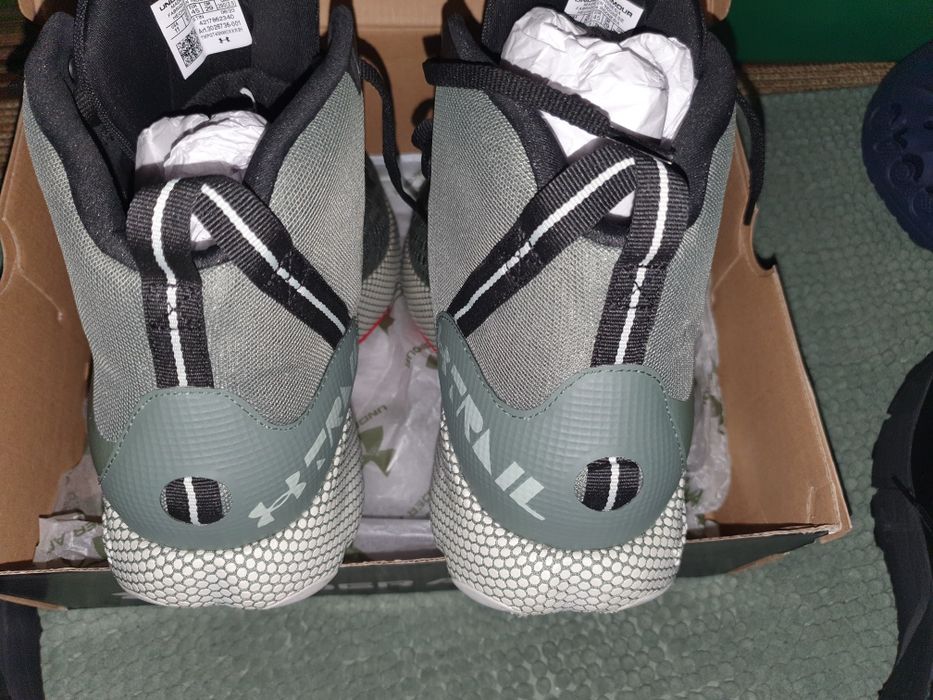 UA under armour hovr ds ridge trek