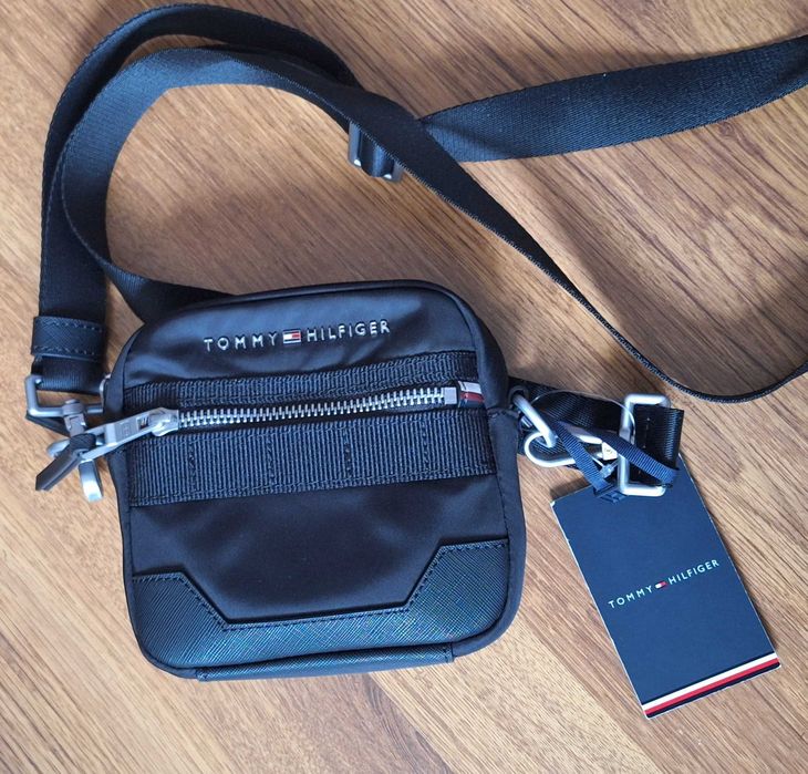 Чанта 
Tommy Hilfiger