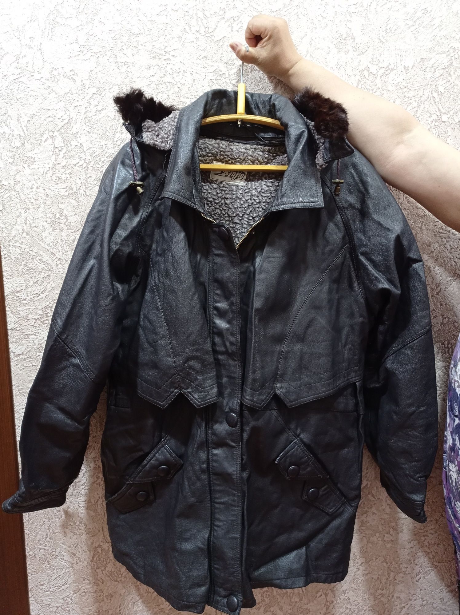 Женская зимняя куртка чиста-кожаная / Ayollar kurtkasi toza kojali