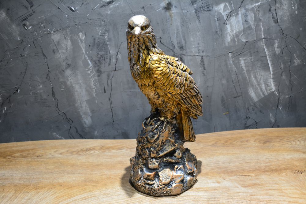 Коллекционная статуэтка «Орёл» высотой 40 см.